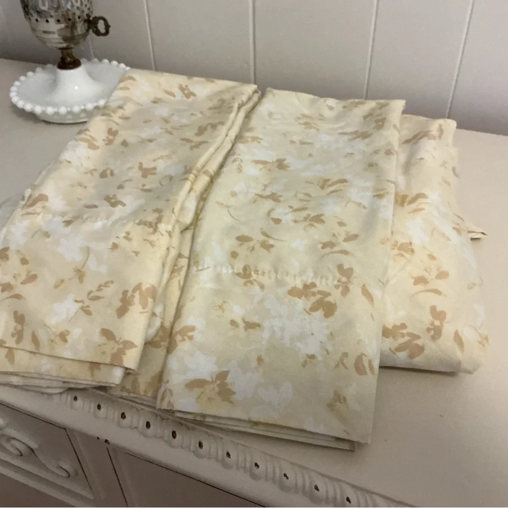 DKNY Sheet Set